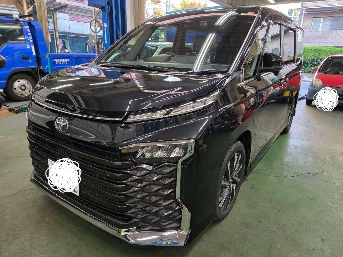 ヴォクシー ガソリン S-Zの新車を納車しました。